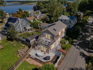 7 Wright Place, Barrington, RI 02806