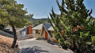 448 Delle Dr, Crestline, CA 92325