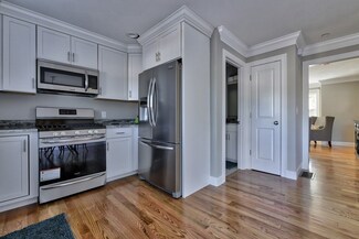 154 Chestnut St Unit 8, Lowell, MA 01852