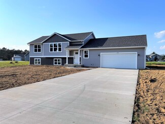 1719 Signal Point Cir, Allegan, MI 49010