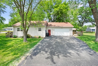 2602 Michael St, Wonder Lake, IL 60097