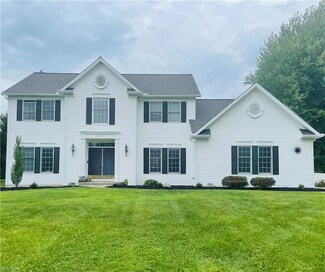 9944 Lookout Dr, Brecksville, OH 44141
