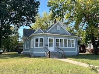 505 W Walnut St, Nevada, MO 64772