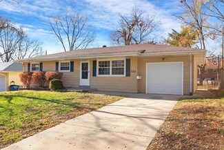 7033 Laupher Ln, Hazelwood, MO 63042