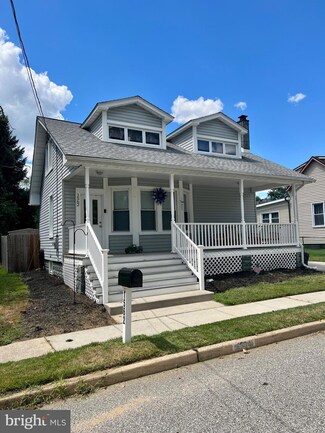 1562 Center St, West Deptford, NJ 08086