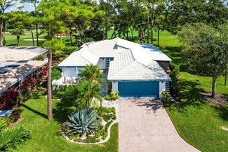 28 Woods Ln, Boynton Beach, FL 33436