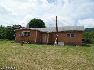 18964 Cacapon Rd, Great Cacapon, WV 25422