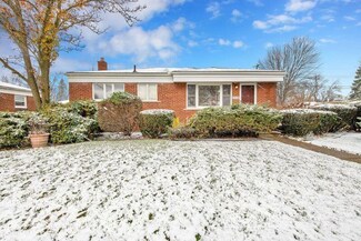 33138 Alvin St, Garden City, MI 48135
