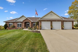 408 Holt St, Anamosa, IA 52205
