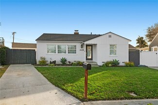 2638 Riverside Dr, Costa Mesa, CA 92627