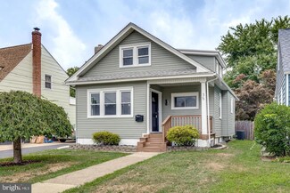 35 Ridgeway Ave, Oaklyn, NJ 08107