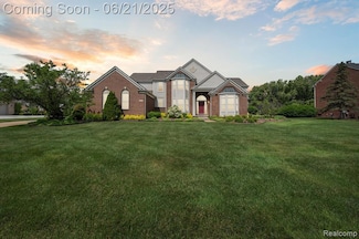 11201 Fellows Creek Dr, Plymouth, MI 48170