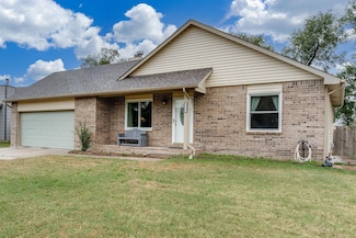 113 N Queen St, Maize, KS 67101