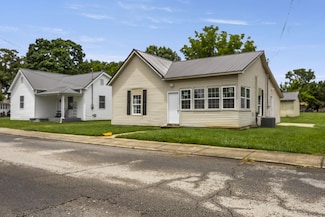 102 Hodges St N, Cowan, TN 37318