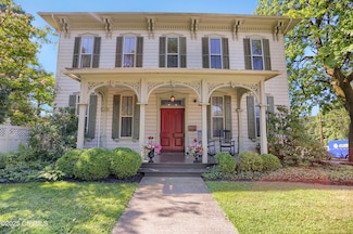 302 Broadway St, Milton, PA 17847