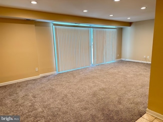95 Kenwood Dr, Sicklerville, NJ 08081
