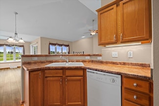 124 Sarahs Way, Sheboygan Falls, WI 53085