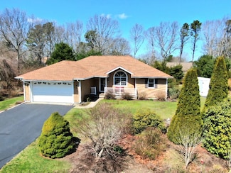 25 Andrew Rd, Sagamore Beach, MA 02562