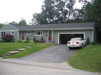 8 Flower Hill Dr, Worcester, MA 01609