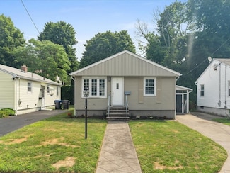 30 Centredale Ave, North Providence, RI 02911