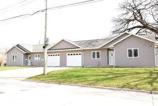 501 8th St NE Unit 503, Independence, IA 50644