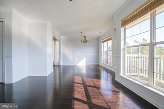 9290 Cardinal Forest Ln Unit 301, Lorton, VA 22079