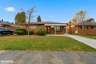 8385 Helen, Center Line, MI 48015