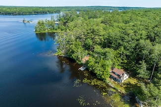 36 Cove Ln, Damariscotta, ME 04543