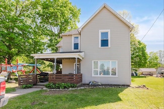 116 W 8th St, Matthews, IN 46957