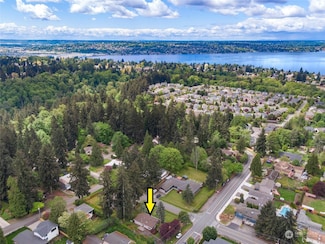 11605 SE May Creek Park Dr, Newcastle, WA 98056