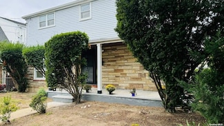 2041 New Hyde Park Rd, New Hyde Park, NY 11040