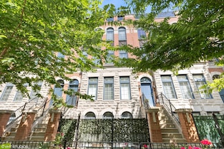 362 W Huron St Unit B, Chicago, IL 60654