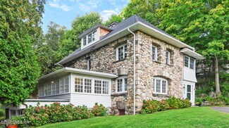 172 Valley Rd, Cos Cob, CT 06807