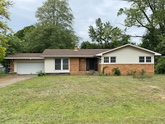 1358 Neece Dr, Norton Shores, MI 49441
