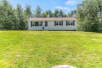 443 Pond Hill Rd, Barrington, NH 03825