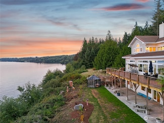 3065 Oak Bay Rd, Port Hadlock, WA 98339