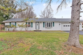 106 Willowcrest Dr, Elbridge, NY 13060