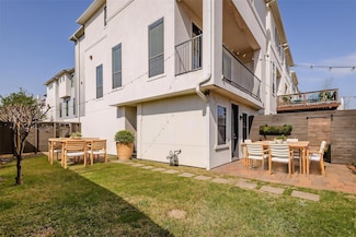 1819 Dart St, Houston, TX 77007