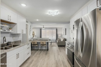 9918 W Willow Creek Cir, Sun City, AZ 85373