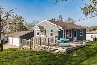 61 29th Ave SW, Cedar Rapids, IA 52404