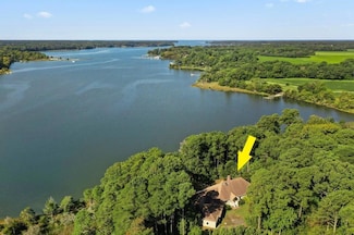 35204 Bluff Dr, Belle Haven, VA 23306