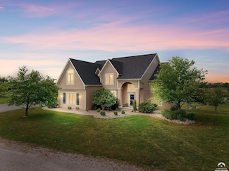 927 E 1938 Rd, Eudora, KS 66025