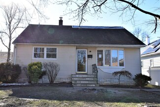 371 Hawthorne St, Keyport, NJ 07735