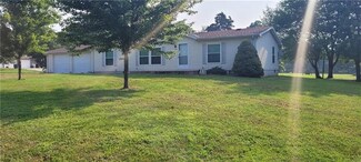 719 N 1st St, Lacygne, KS 66040
