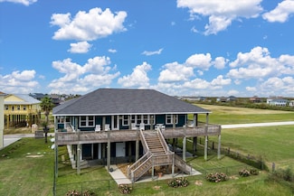 172 Ocean View Dr, Bolivar Peninsula, TX 77650