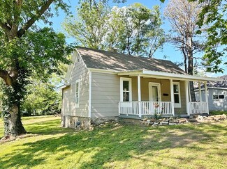 321 Gay St, El Dorado Springs, MO 64744