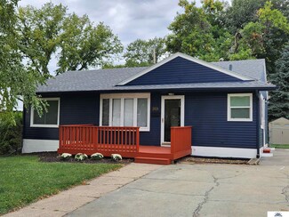 2924 Westgate Rd, Omaha, NE 68124