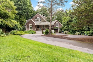 73 Rodman St, Wakefield, RI 02879