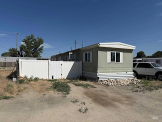 355 S Swan Falls Rd Unit F, Kuna, ID 83634