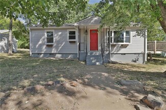 306 W 9th St, Eudora, KS 66025
